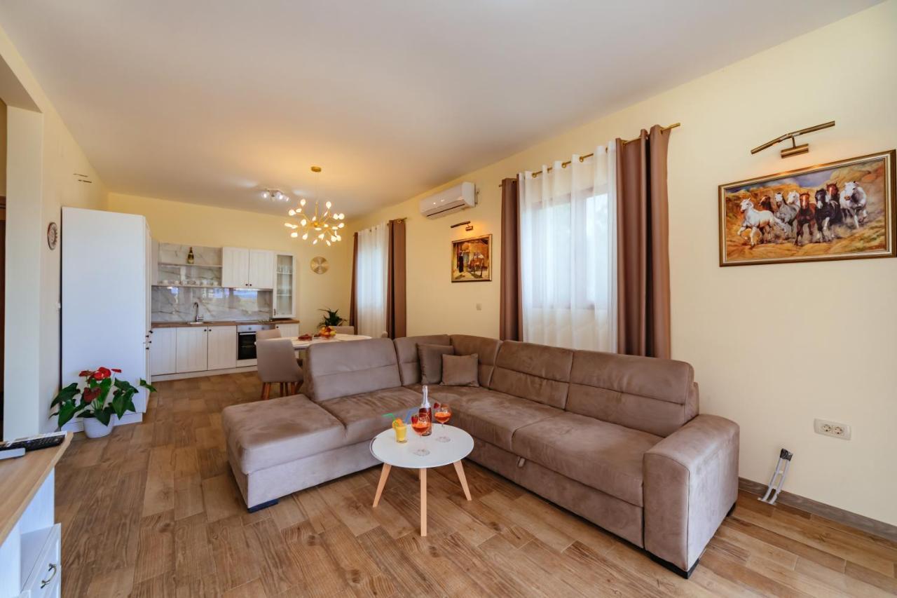 Holiday Home Sea Petrovac エクステリア 写真