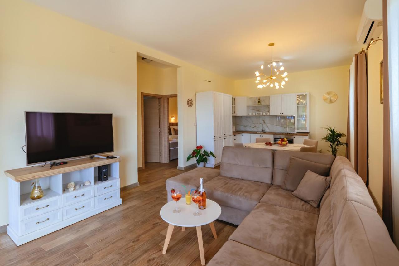 Holiday Home Sea Petrovac エクステリア 写真